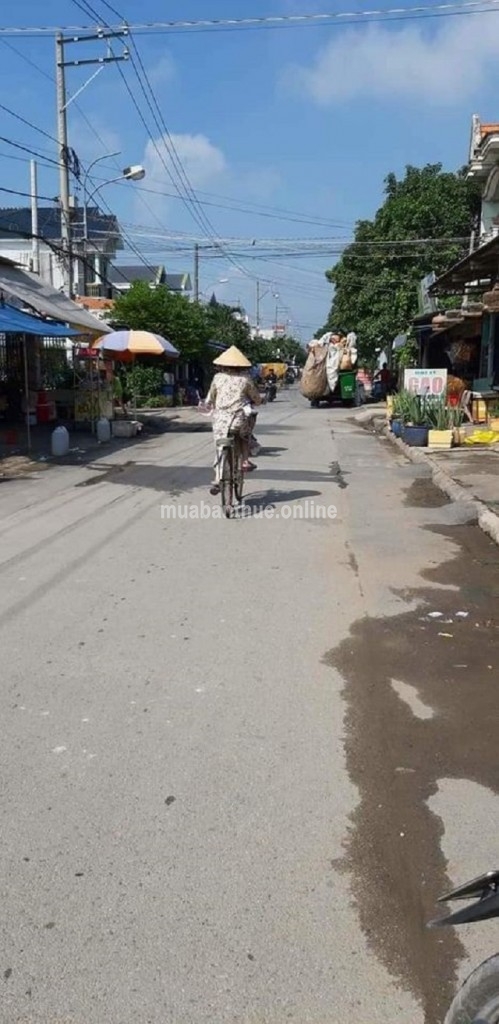 Gấp nha--- Chủ gửi kèo qua thơm --- nhà cấp 4 sổ hồng riêng