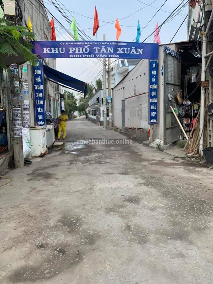 Kẹt tiền bán gấp nhà 1 trệt 1 lầu, khu phố Tân Xuân Cần Giuộc LA. Đường xe Ba Gát tới Nhà!