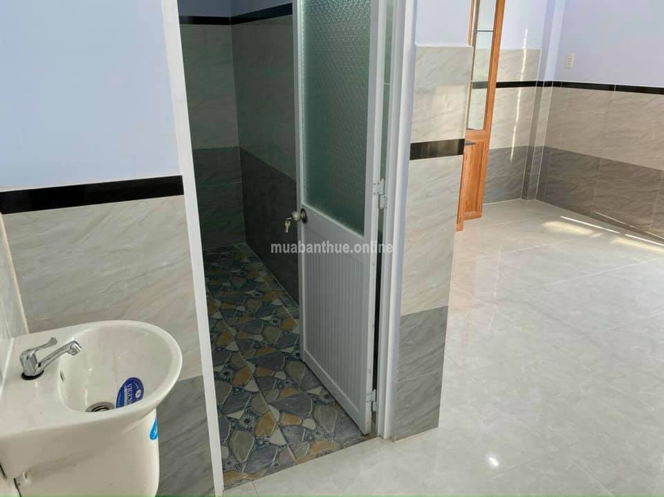 Bán 1 căn nhà vườn 5m x 40m tại xã Hoà Khánh Đông huyện Đức Hoà tỉnh Long An.