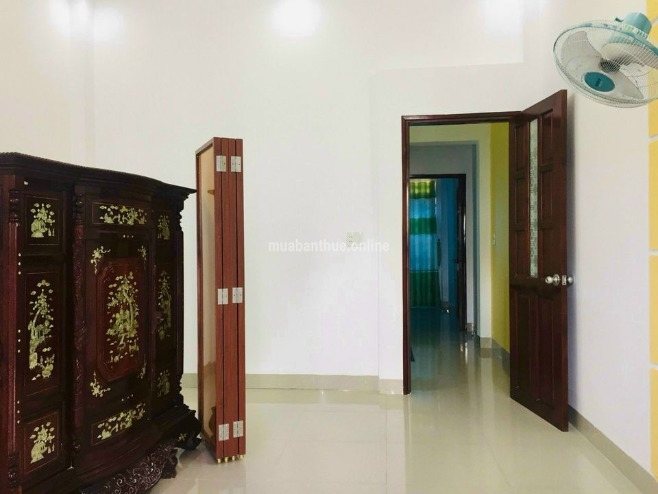 Bán nhà 1 trệt, 1 lầu. Nhà đẹp không tỳ vết, / ngắn Hương Lộ 80, P. Bình Hưng Hòa B, Bình Tân.