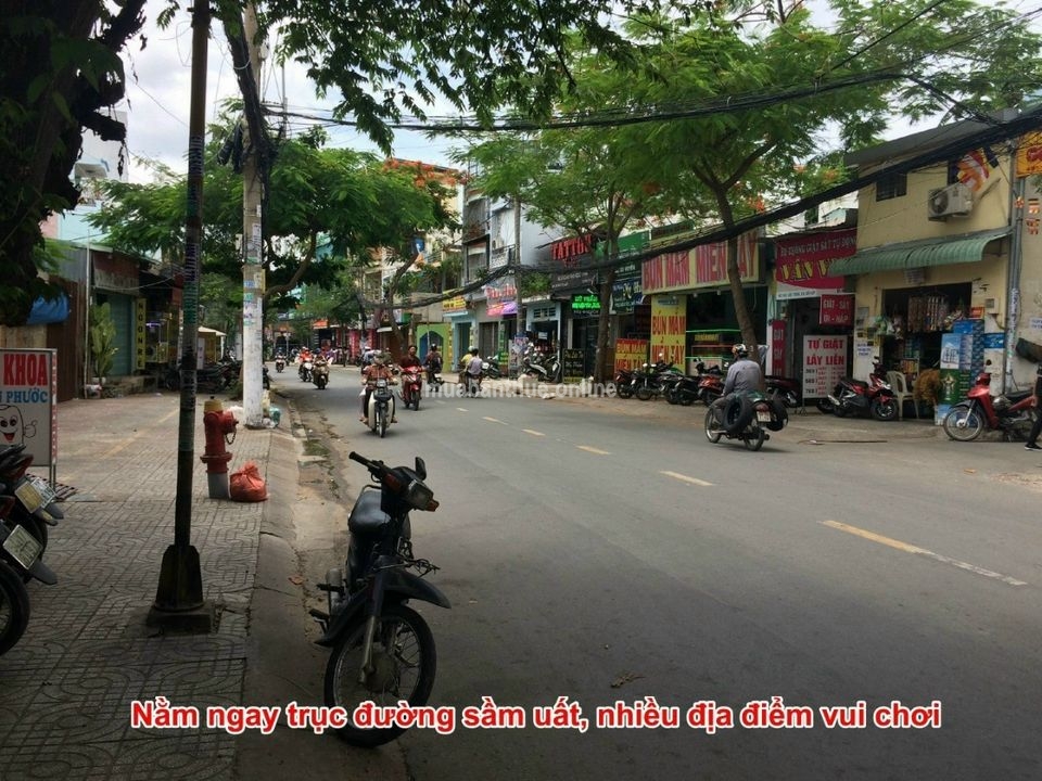 Bán đất tặng nhà trọ. Phân 2 lô ok.