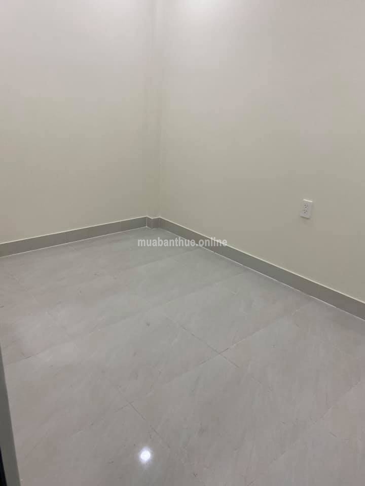 Nhà 24.5m2 P10 GV giá rẻ