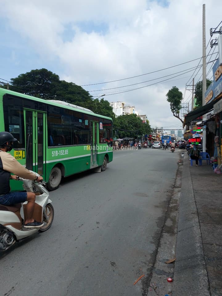 Nhà bán : liên tỉnh .p5 - Q8, cách mặt tiền 15m, hẻm thông gần 4m