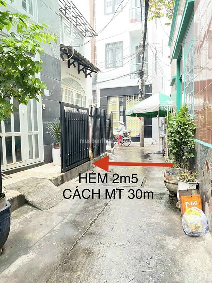 Nhà hẻm Trần Kế Xương. P7. Phú Nhuận. _ Cây xăng Phan Xích Long vào được