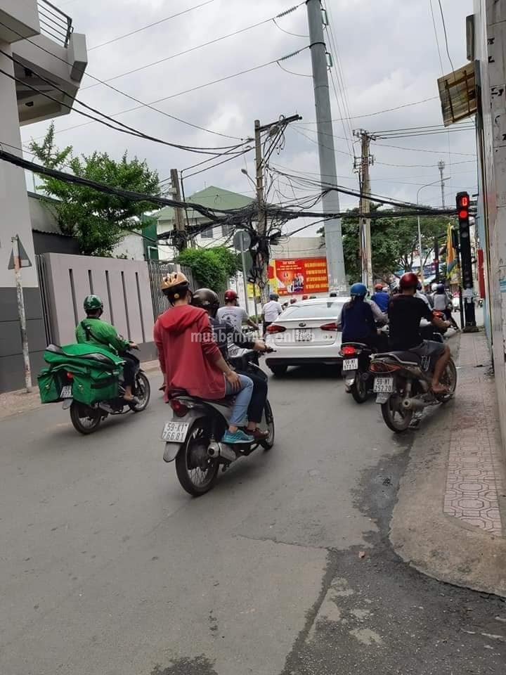 NHÀ 5 LẦU - HẺM 4M - CÁCH MT 10M - CÓ 17 PHÒNG TRỌ CHO THUÊ THU NHẬP 40 TRIỆU/THÁNG.