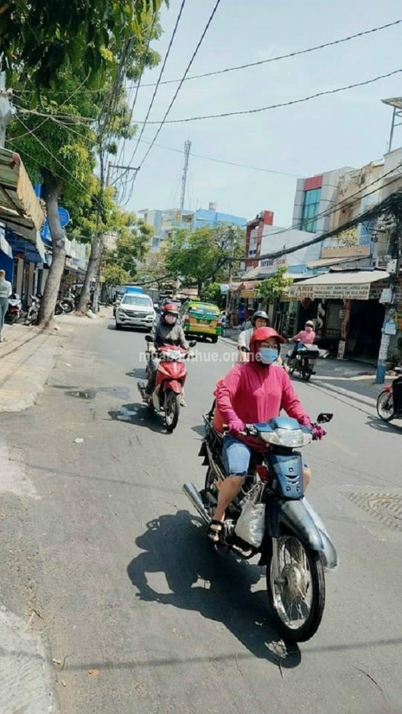 Chính Chủ Gởi Bán Căn Nhà 2 Mặt Tiền Kinh Doanh Đắc Địa khu sầm uất Đầu chợ lâu Đời Bình Thới .