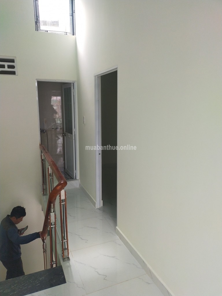 Bán nhà một lầu 1 trệt sân để xe