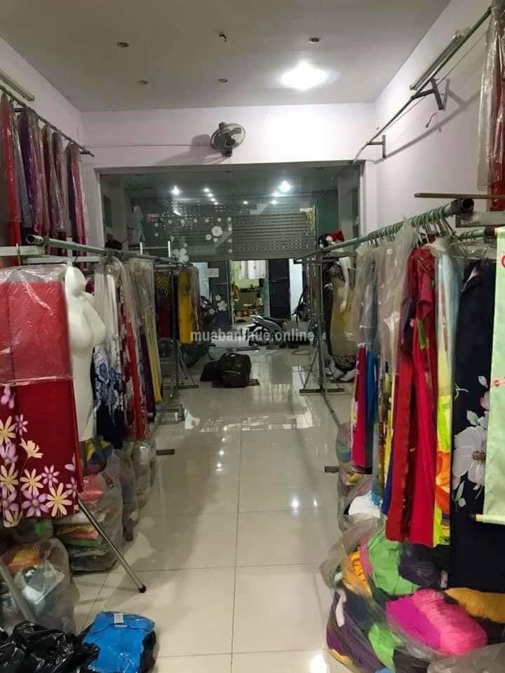 -Nhà toạ lạc tại TCH 16.vị trí đẹp, hướng đông hẻm 6m thông. 1 xẹc ,đang kd shop.