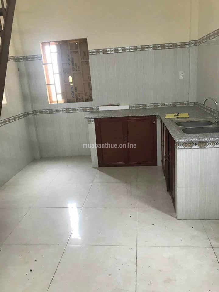 Bán nhà mặt tiền đường nhựa, ngang 18m, tổng dt=156m², thổ cư 80m², nhà đẹp xây kiên cố, nhà 1/ tỉnh lộ 8