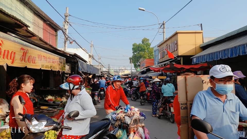 Mặt tiền đường ngay chợ đong thanh