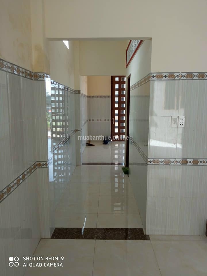 Bán nhà mặt tiền đường nhựa, ngang 18m, tổng dt=156m², thổ cư 80m², nhà đẹp xây kiên cố, nhà 1/ tỉnh lộ 8