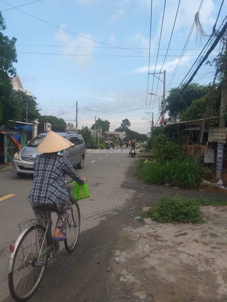 Chủ ngộp bàn nhanh miếng đất vị trí đắc địa . MT Huynh Minh Mương .xã Hòa Phú .