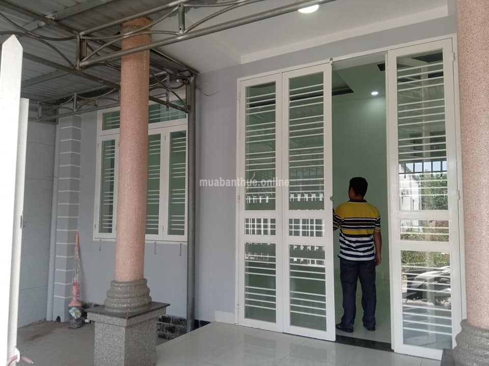 Bán nhà Cấp 3 cực đẹp vị trí hẻm 51 đối diện bệnh viện LNT , khu phố 2.P3 TPTN gần trung tâm .