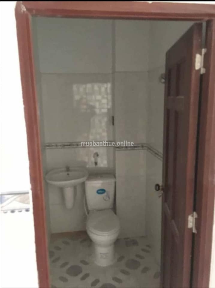 Chính chủ gửi: Nhà 1 trệt, 1 lầu, 2 phòng ngủ, 2 toilet, hẻm 3m, đường Lê Lợi, thị trấn Hóc Môn. SHC, mua bán vi bằng. 