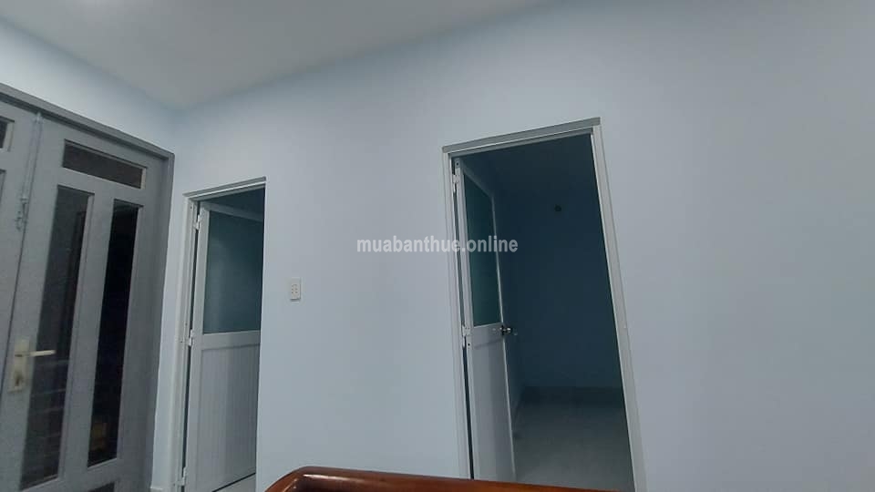 Chính chủ gửi: Nhà 1 trệt, 1 lầu, 2 phòng ngủ, 2 toilet, hẻm nội bộ 2m, hẻm chính 4m thông, đường Lê Văn Khương,