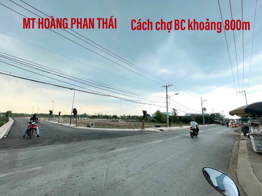 cần bán lô đất 126m2 nằm trên đường Hoàng Phan Thái-Bình chánh